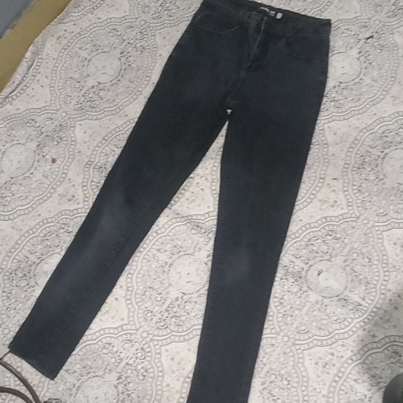 black slightly distressed skinny jeans - Picture 9 of 13